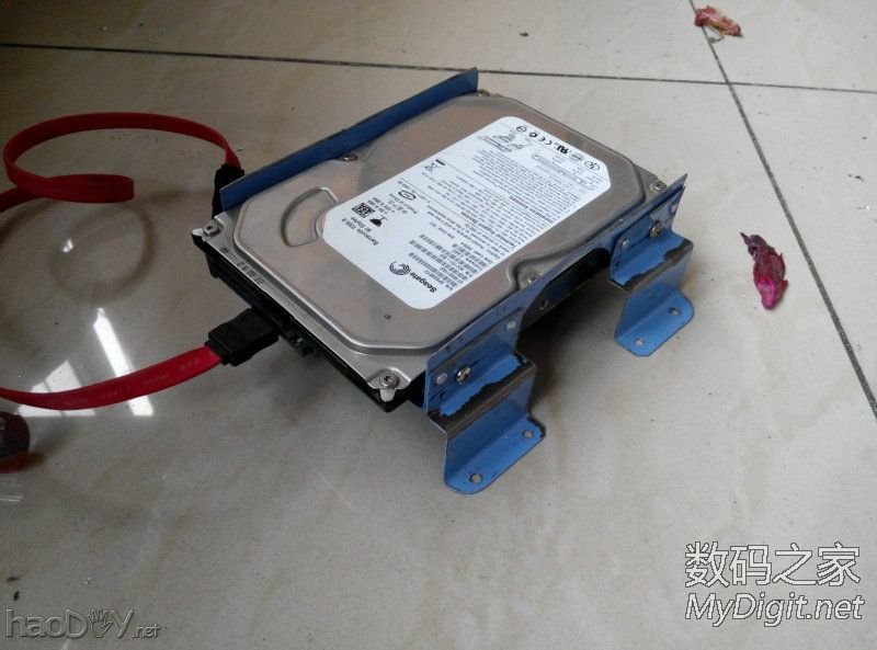 闲的没事干用台式机零件DIY改装的手提电脑纯粹给自己找点乐子,