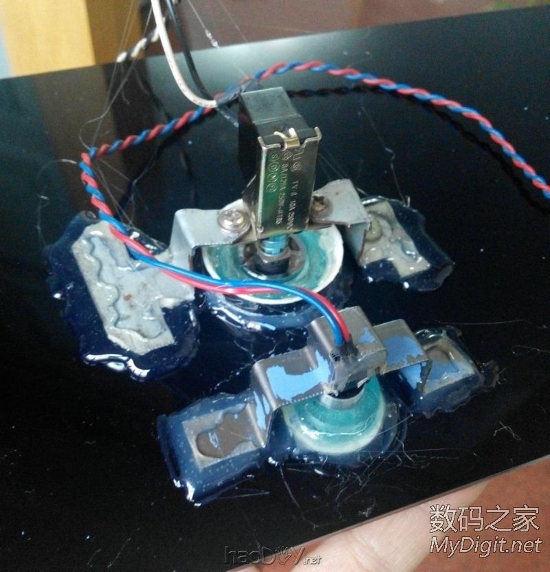 闲的没事干用台式机零件DIY改装的手提电脑纯粹给自己找点乐子,