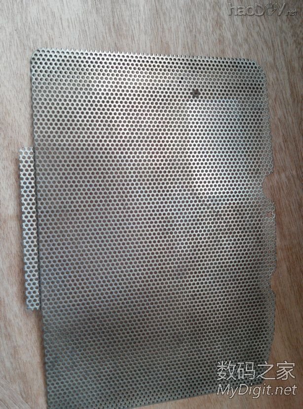 闲的没事干用台式机零件DIY改装的手提电脑纯粹给自己找点乐子,