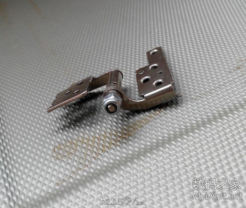 闲的没事干用台式机零件DIY改装的手提电脑纯粹给自己找点乐子,没办法就好这一口 闲的没事干用台式机零件DIY改装的手提电脑纯粹给自己找点乐子,