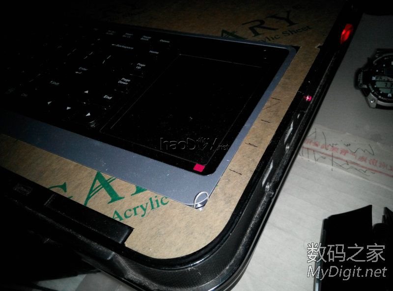 闲的没事干用台式机零件DIY改装的手提电脑纯粹给自己找点乐子,