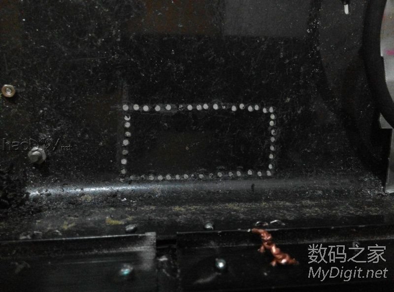 闲的没事干用台式机零件DIY改装的手提电脑纯粹给自己找点乐子,