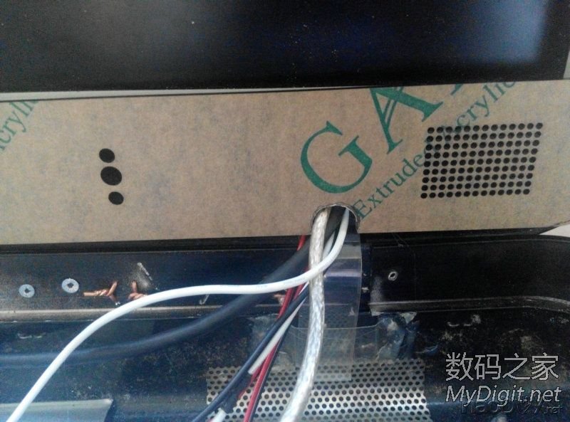 闲的没事干用台式机零件DIY改装的手提电脑纯粹给自己找点乐子,