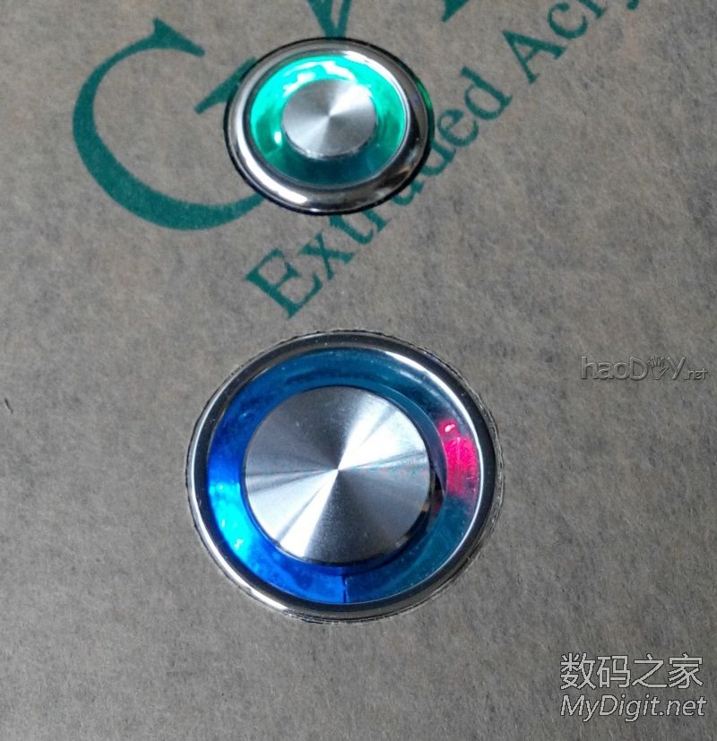 闲的没事干用台式机零件DIY改装的手提电脑纯粹给自己找点乐子,