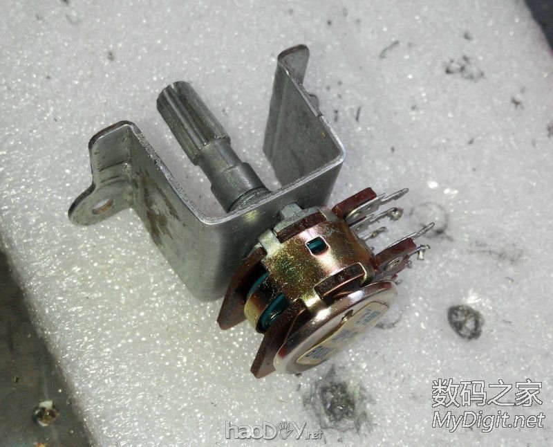 闲的没事干用台式机零件DIY改装的手提电脑纯粹给自己找点乐子,