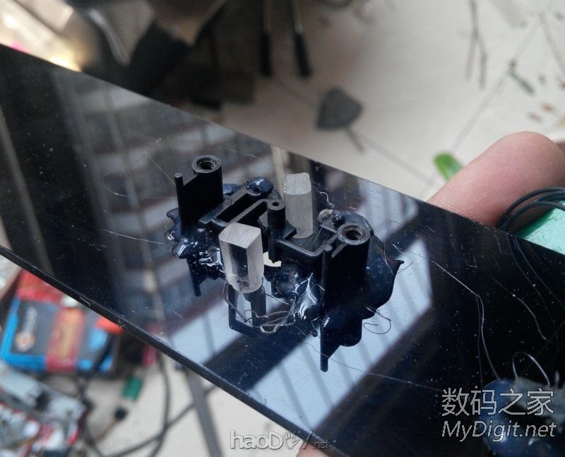 闲的没事干用台式机零件DIY改装的手提电脑纯粹给自己找点乐子,