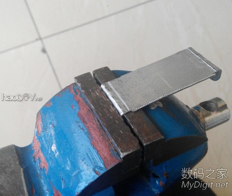 闲的没事干用台式机零件DIY改装的手提电脑纯粹给自己找点乐子,