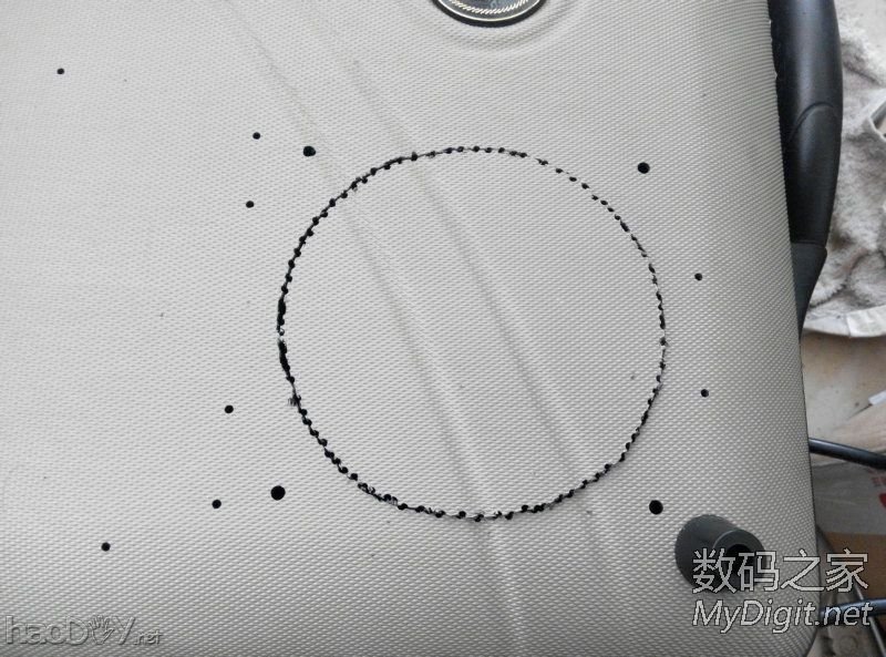 闲的没事干用台式机零件DIY改装的手提电脑纯粹给自己找点乐子,