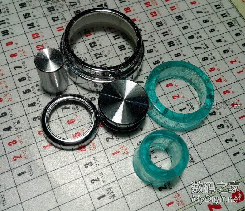 闲的没事干用台式机零件DIY改装的手提电脑纯粹给自己找点乐子,