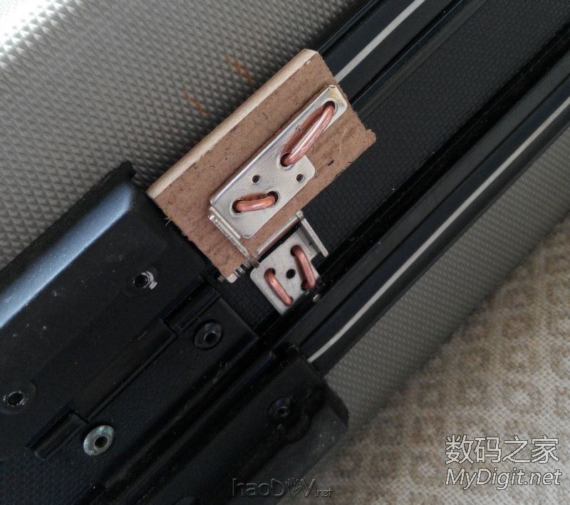 闲的没事干用台式机零件DIY改装的手提电脑纯粹给自己找点乐子,没办法就好这一口 闲的没事干用台式机零件DIY改装的手提电脑纯粹给自己找点乐子,