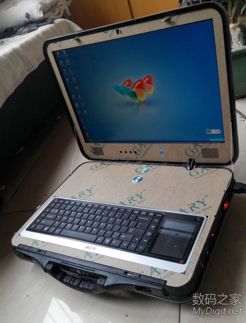 闲的没事干用台式机零件DIY改装的手提电脑纯粹给自己找点乐子,