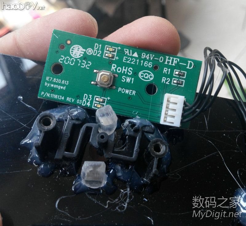 闲的没事干用台式机零件DIY改装的手提电脑纯粹给自己找点乐子,