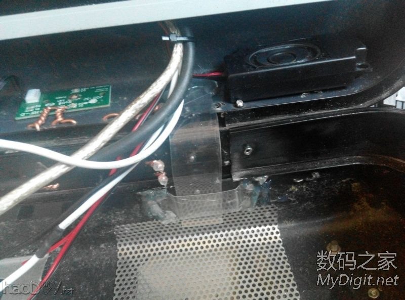 闲的没事干用台式机零件DIY改装的手提电脑纯粹给自己找点乐子,