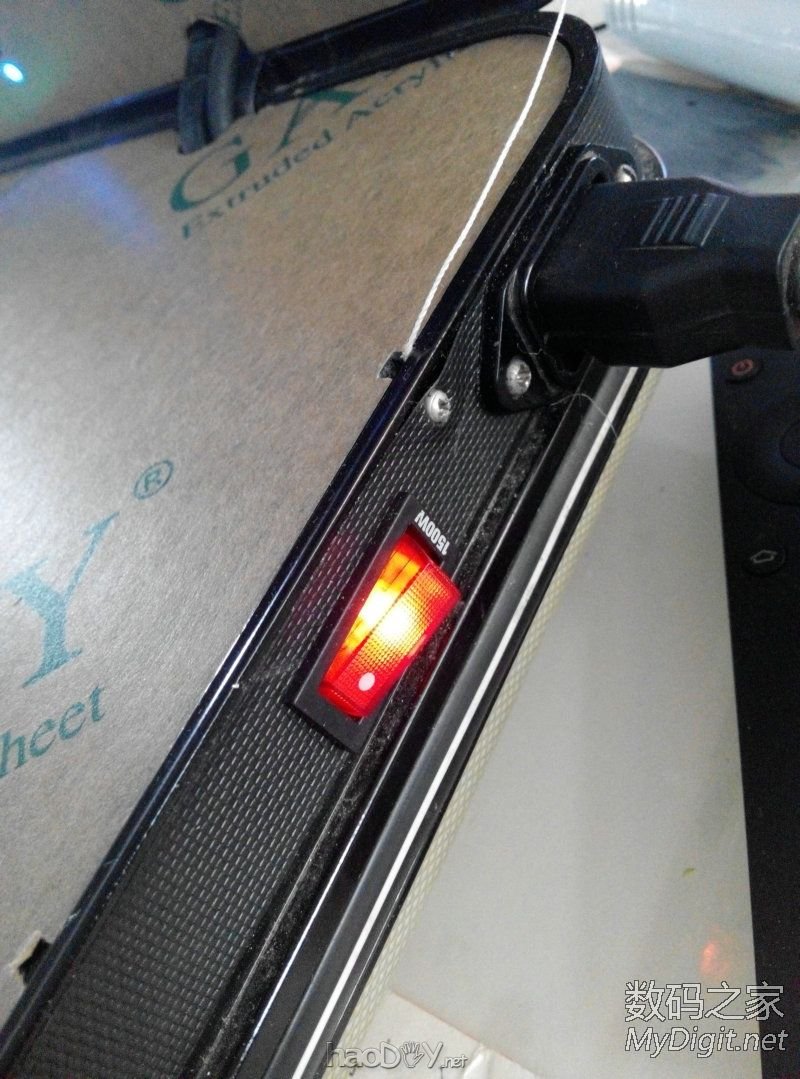 闲的没事干用台式机零件DIY改装的手提电脑纯粹给自己找点乐子,