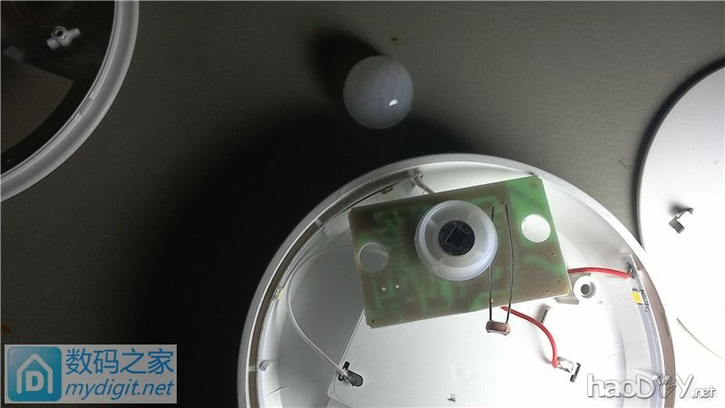感应头特写 淘宝上9.9元包邮的吃豆豆感应灯改造