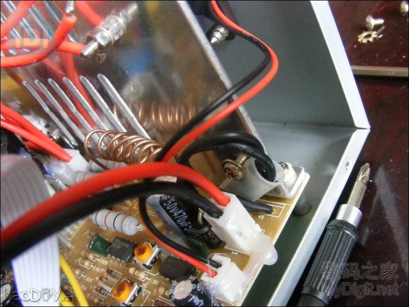 噪音太大!安泰信APS3005Si稳压电源改装“智能”风扇 噪音太大!安泰信APS3005Si稳压电源改装“智能”风扇