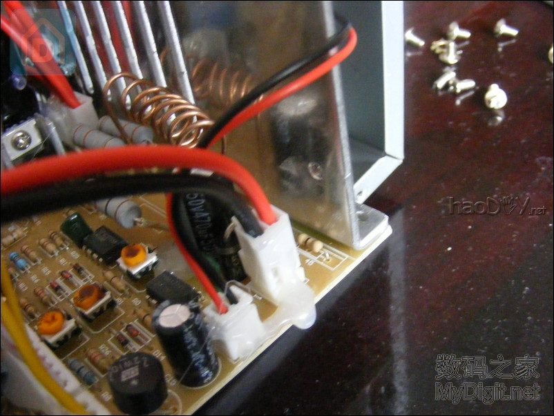 噪音太大!安泰信APS3005Si稳压电源改装“智能”风扇 噪音太大!安泰信APS3005Si稳压电源改装“智能”风扇