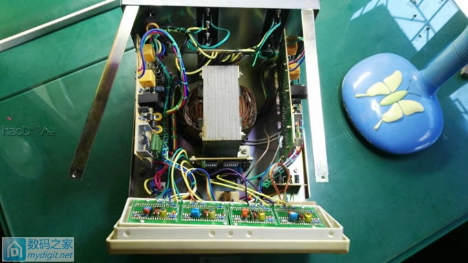 撸坛友的绿杨 YB1731B 3A直流稳压电源加背光、校正。 撸坛友的绿杨 YB1731B 3A直流稳压电源加背光、校正。