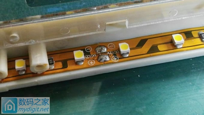 撸坛友的绿杨 YB1731B 3A直流稳压电源加背光、校正。 撸坛友的绿杨 YB1731B 3A直流稳压电源加背光、校正。