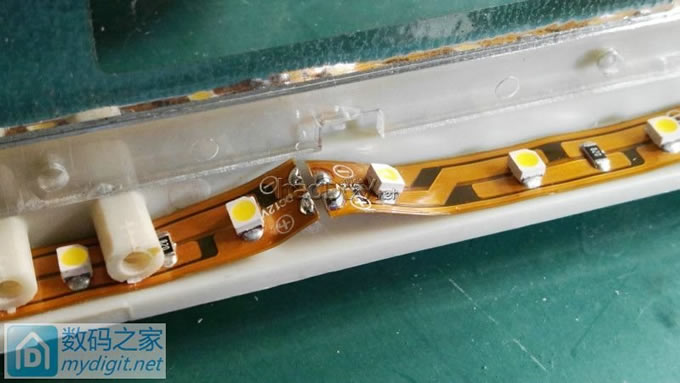 撸坛友的绿杨 YB1731B 3A直流稳压电源加背光、校正。 撸坛友的绿杨 YB1731B 3A直流稳压电源加背光、校正。