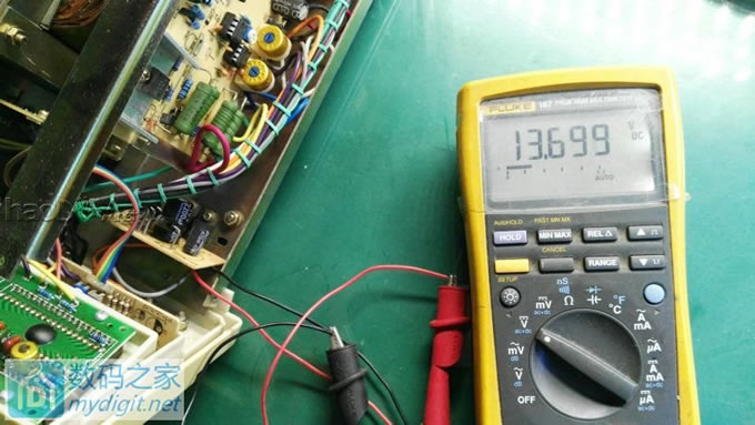 撸坛友的绿杨 YB1731B 3A直流稳压电源加背光、校正。 撸坛友的绿杨 YB1731B 3A直流稳压电源加背光、校正。