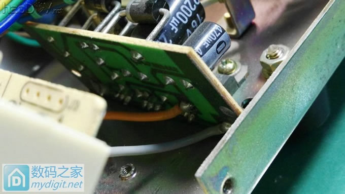 撸坛友的绿杨 YB1731B 3A直流稳压电源加背光、校正。 撸坛友的绿杨 YB1731B 3A直流稳压电源加背光、校正。