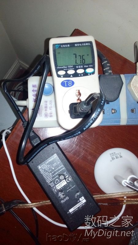 新丰田车机功率,实测中音量不接音箱、接一只、两只音箱功耗均为7W多 新丰田车机功率,实测中音量不接音箱、接一只、两只音箱功耗均为