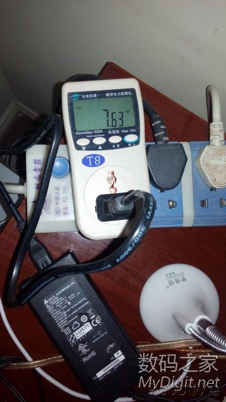 新丰田车机功率,实测中音量不接音箱、接一只、两只音箱功耗均为7W多 新丰田车机功率,实测中音量不接音箱、接一只、两只音箱功耗均为