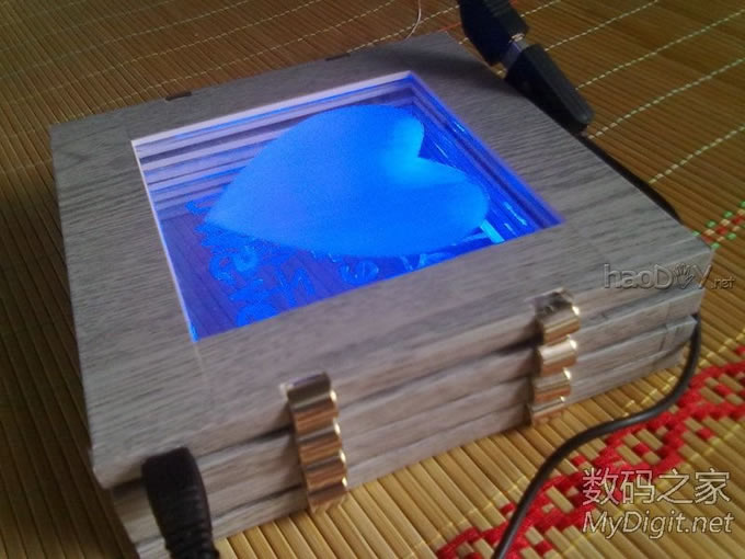 也给女友DIY 了一个LED工艺品,仿制坛友的