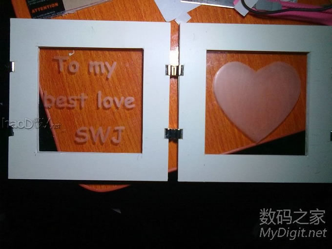 也给女友DIY 了一个LED工艺品,仿制坛友的