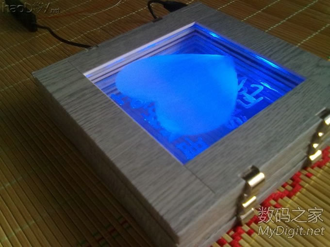 也给女友DIY 了一个LED工艺品,仿制坛友的