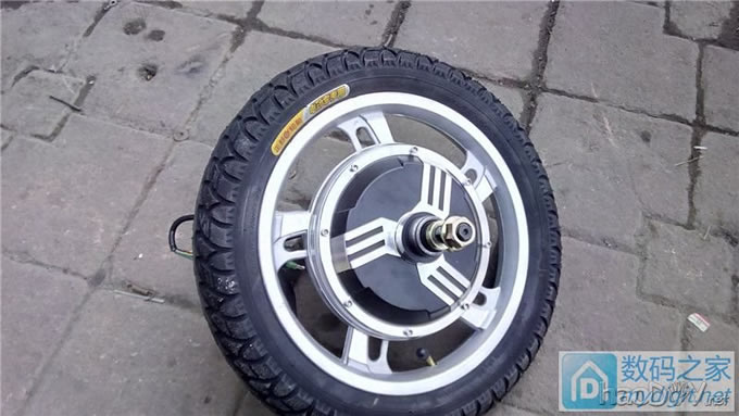 《开心大维哥作品》玩儿个大的,改装一台代驾神器(迷你折叠自行车改电动) 《开心大维哥作品》玩儿个大的,改装一台代驾神器(迷你折叠自行