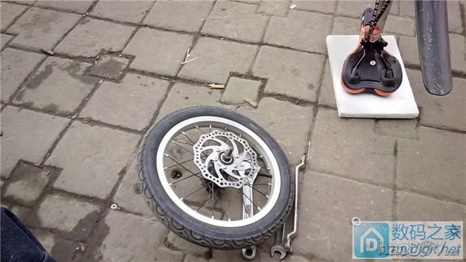 《开心大维哥作品》玩儿个大的,改装一台代驾神器(迷你折叠自行车改电动) 《开心大维哥作品》玩儿个大的,改装一台代驾神器(迷你折叠自行