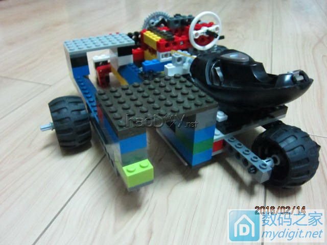 没用的飞利浦剃须刀和乐高合体能做些什么?(自动码放多米诺的小