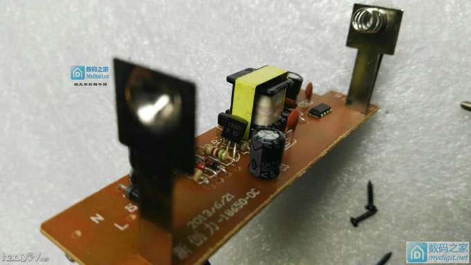 拆改论坛18650充电器,三星“蛋充”截止电压高的可以串小阻值电阻改善! 拆改论坛18650充电器,三星“蛋充”截止电压高的可以串小阻值电