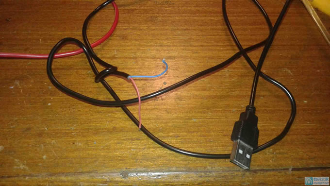 请输入描述 小风扇拆开换线