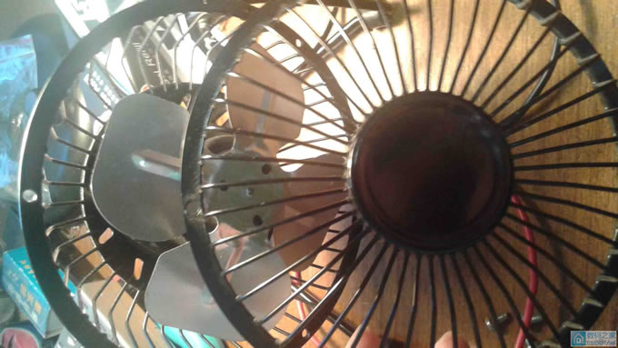 请输入描述 小风扇拆开换线