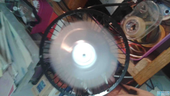 请输入描述 小风扇拆开换线