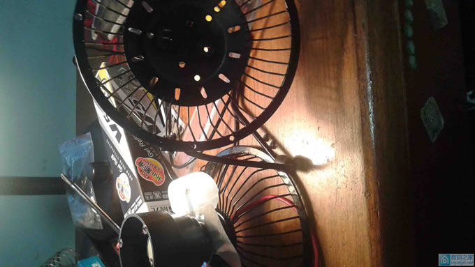 请输入描述 小风扇拆开换线