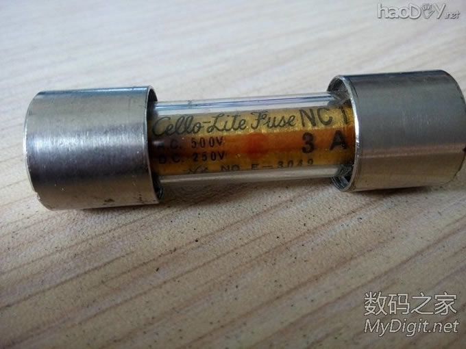 废品堆里淘了一堆,求鉴定。。。。