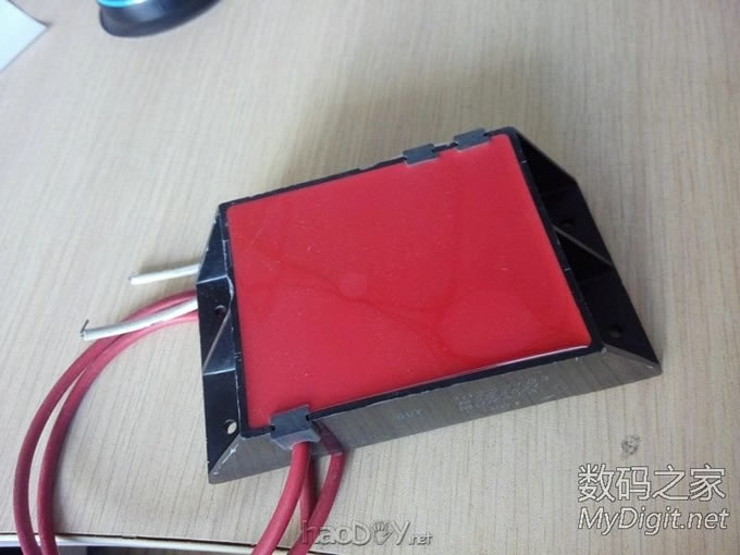 请输入描述 废品堆里淘了一堆,求鉴定。。。。