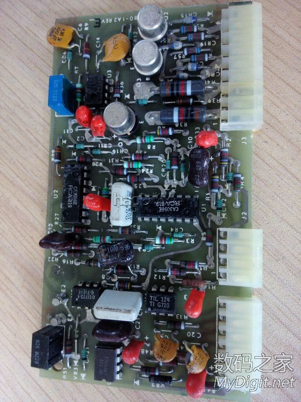 废品堆里淘了一堆,求鉴定。。。。