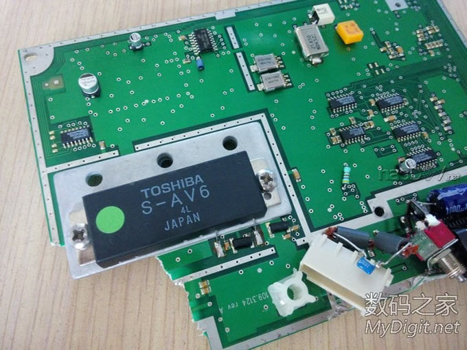 请输入描述 废品堆里淘了一堆,求鉴定。。。。