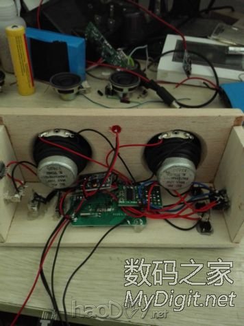 给相亲对象做了个插卡音箱。 给相亲对象做了个插卡音箱。