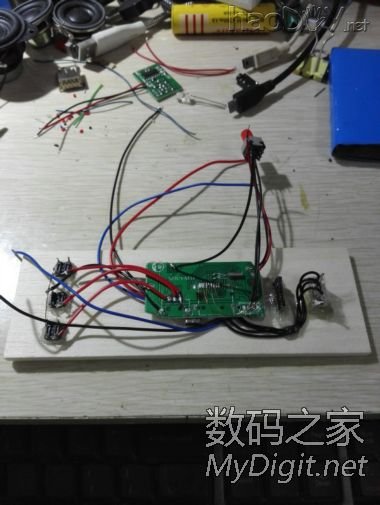 给相亲对象做了个插卡音箱。 给相亲对象做了个插卡音箱。