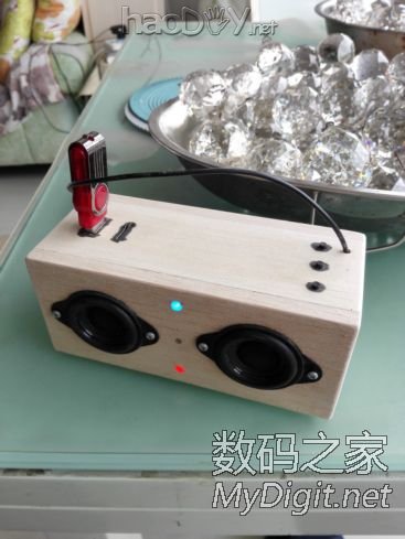 给相亲对象做了个插卡音箱。