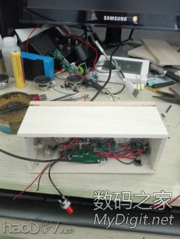 给相亲对象做了个插卡音箱。 给相亲对象做了个插卡音箱。