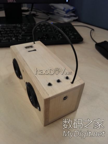 给相亲对象做了个插卡音箱。