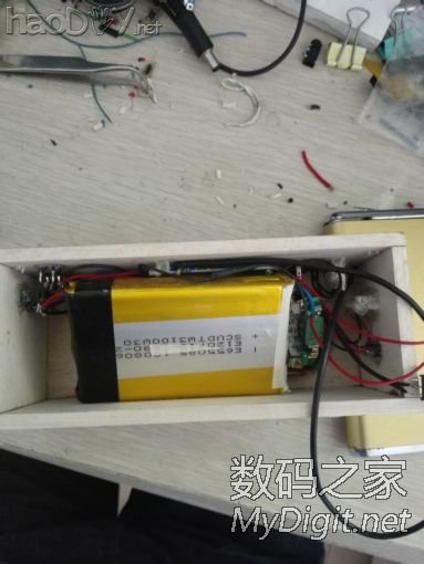 给相亲对象做了个插卡音箱。 给相亲对象做了个插卡音箱。