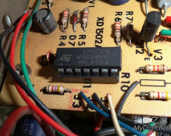 『MM DIY』给朋友改造两个修手机的电源。 『MM DIY』给朋友改造两个修手机的电源。